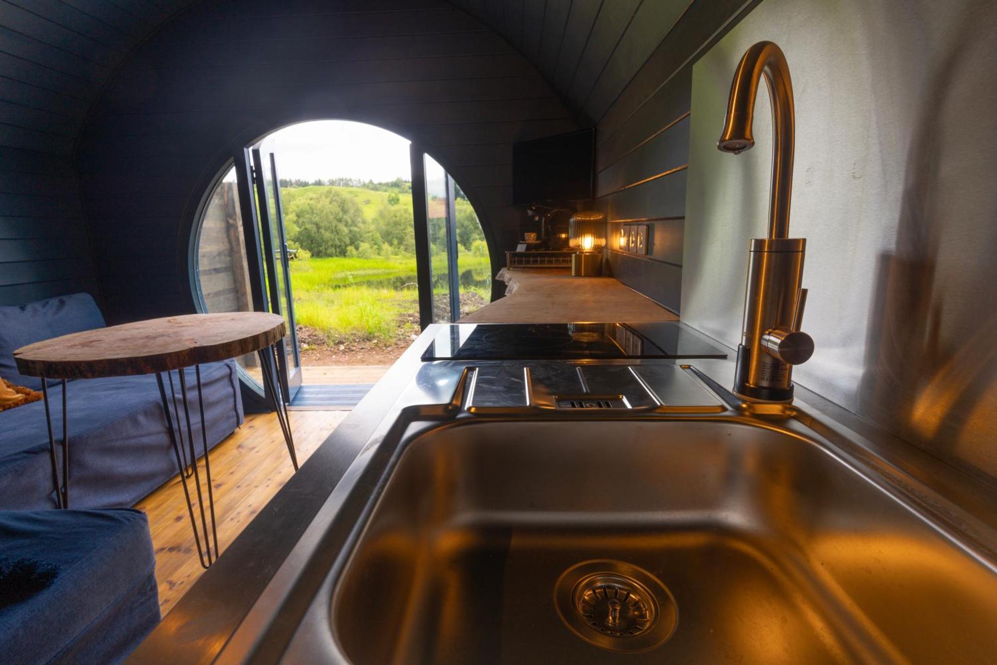 Kingswood Luxury Pods Villa Fort William Exteriör bild